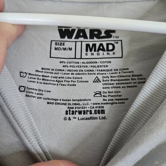 Star Wars Disney tshirt mens size medium NWT  0719 - Picture 3 of 5